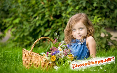 Шаблон для фото - Милая девочка  с корзиной цветочков