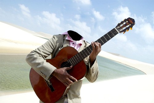 Шаблон psd мужской - С гитарой в пустыне