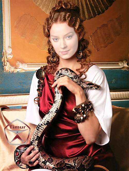 Женский шаблон для фотошопа - Леди со змеей