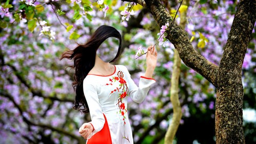 Шаблон для Photoshop - Симпатичная девушка и весеннее дерево