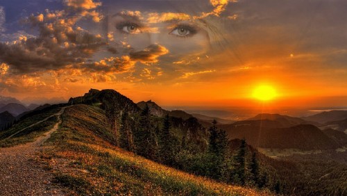 Рамка для фотографии - Солнечный закат на фоне гор